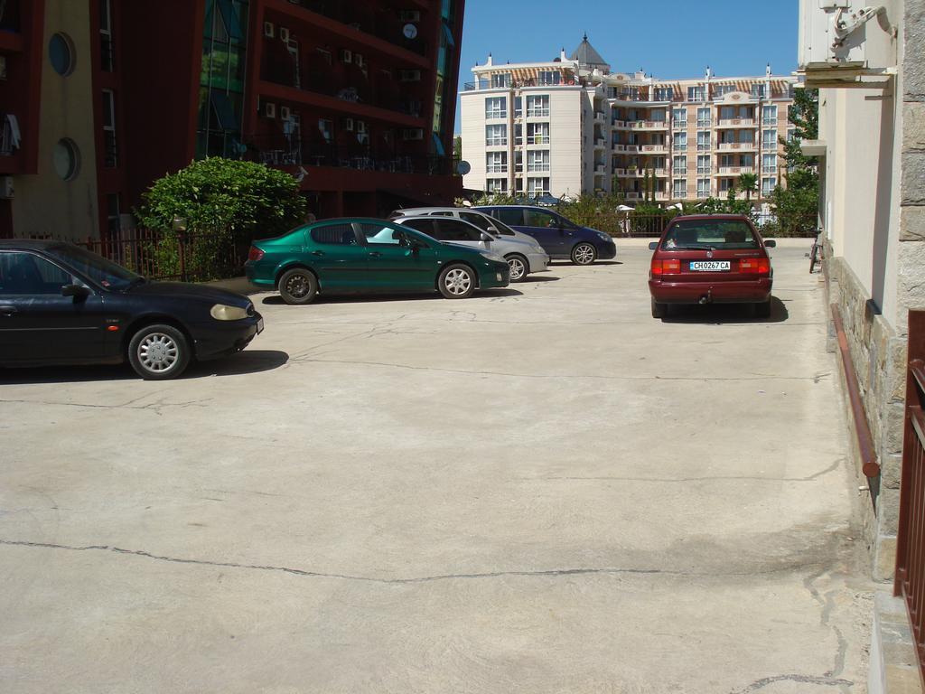 Summer Breeze Apartments Napospart Kültér fotó